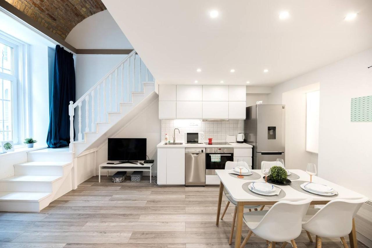 Newly Refurbished Home At Superb Location Βουδαπέστη Εξωτερικό φωτογραφία
