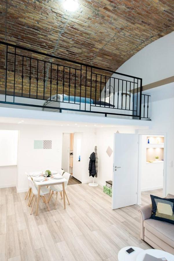 Newly Refurbished Home At Superb Location Βουδαπέστη Εξωτερικό φωτογραφία