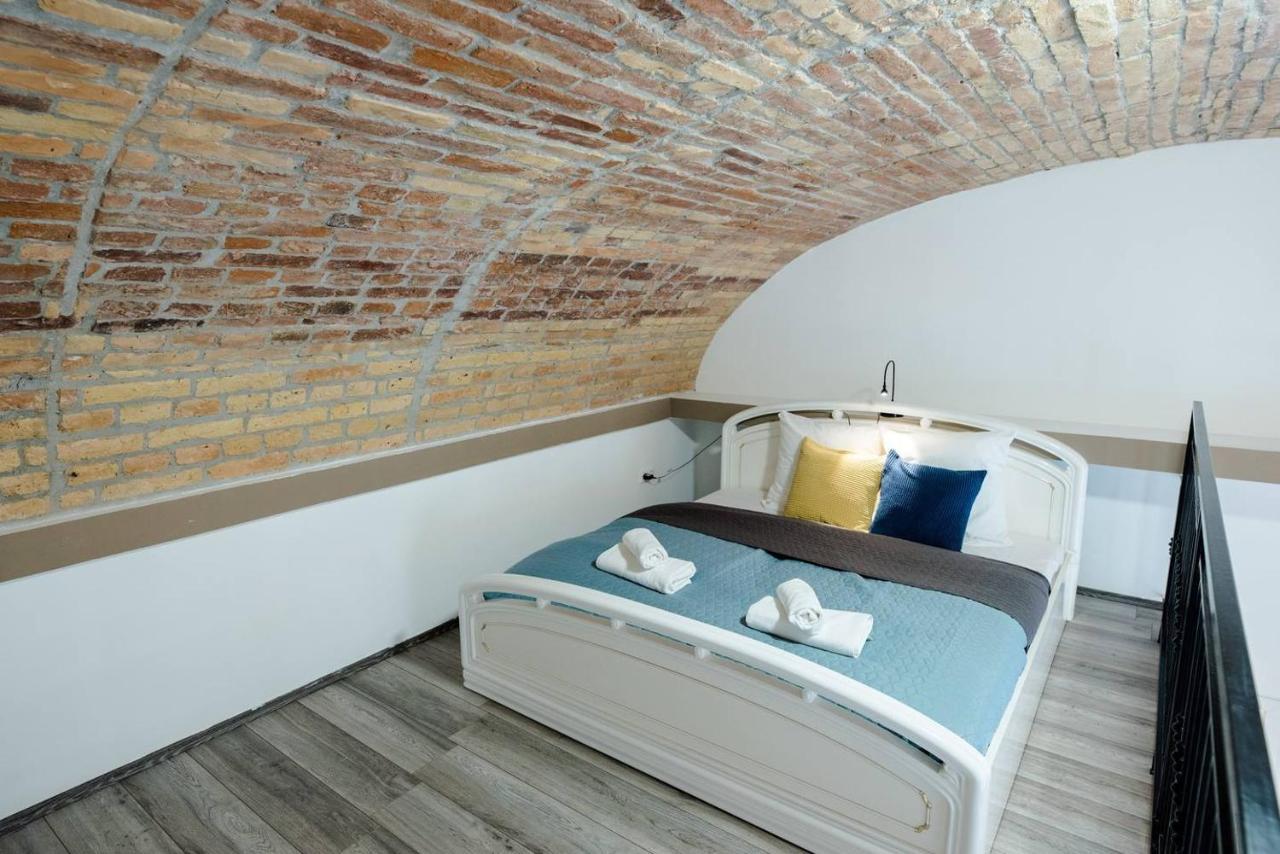 Newly Refurbished Home At Superb Location Βουδαπέστη Εξωτερικό φωτογραφία